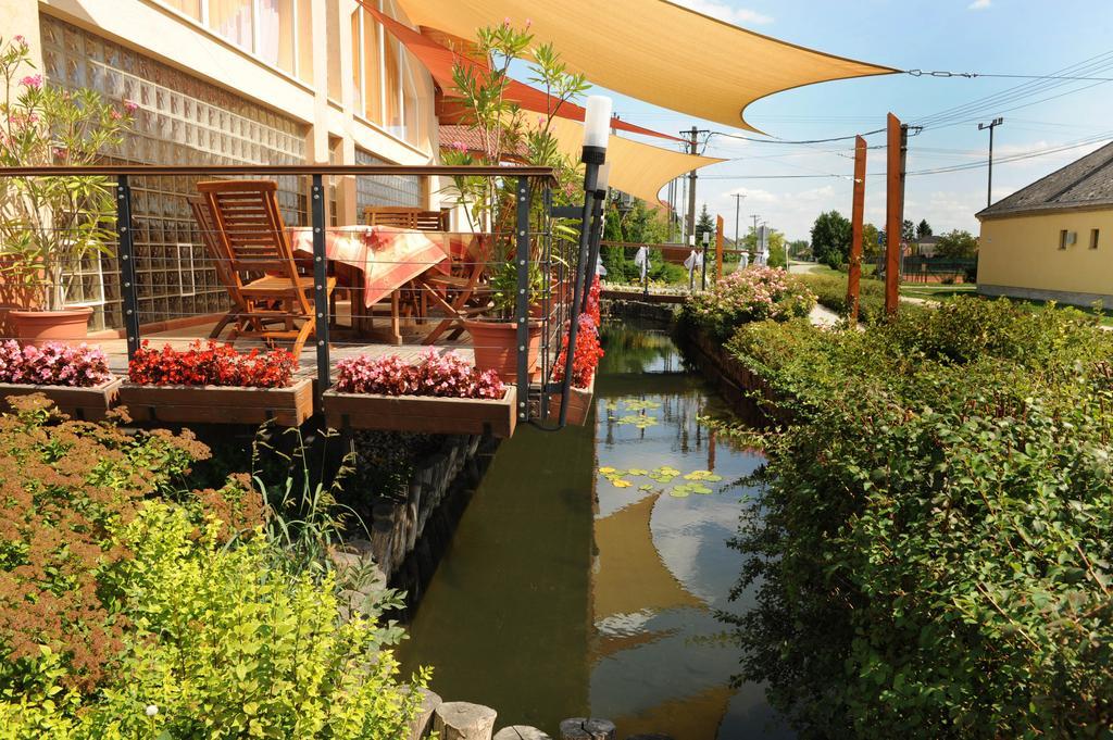 Orchidea Hotel Lipót Εξωτερικό φωτογραφία